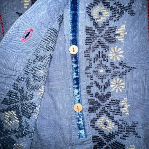 Johnny Was 3J Workshop Women's Floral High-Low Hem Button Down Long Sleeve Shirt - Picture 7 of 15